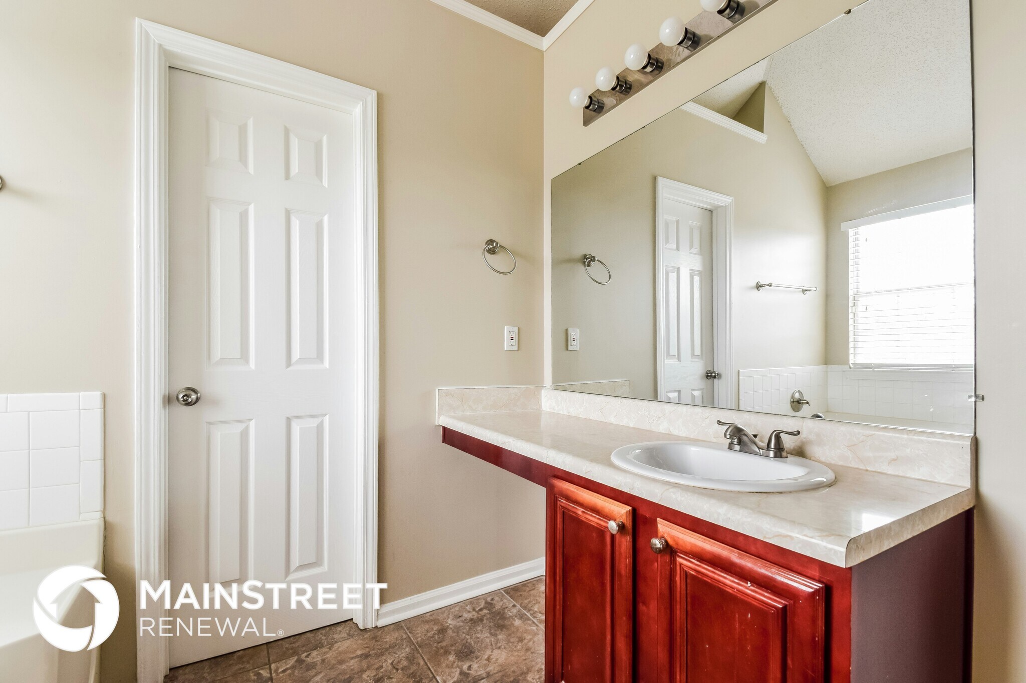 Building Photo - 5861 San Gabriel Ln