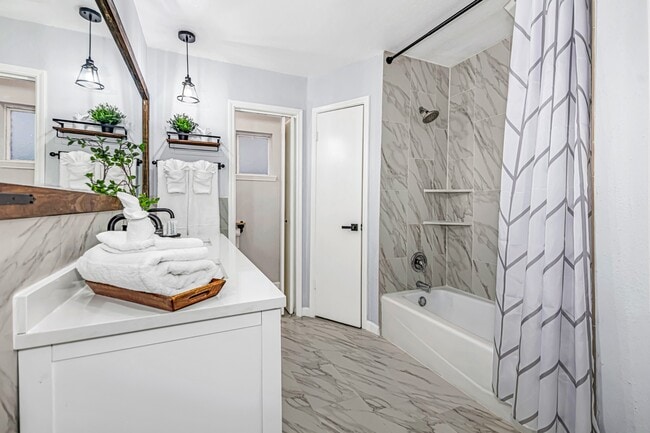 Building Photo - 13330 Trompilla Ln