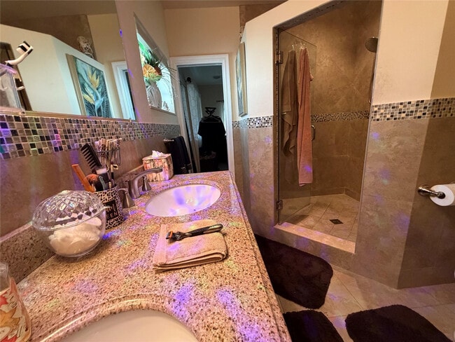 Building Photo - 2787 SE 14th St