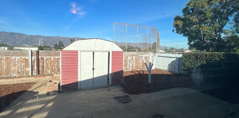 Building Photo - 641 Rincon Rd