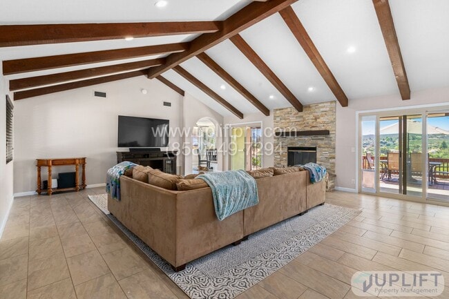 Building Photo - 3 Bedroom 2.5 Bathroom home in Ramona LARG...