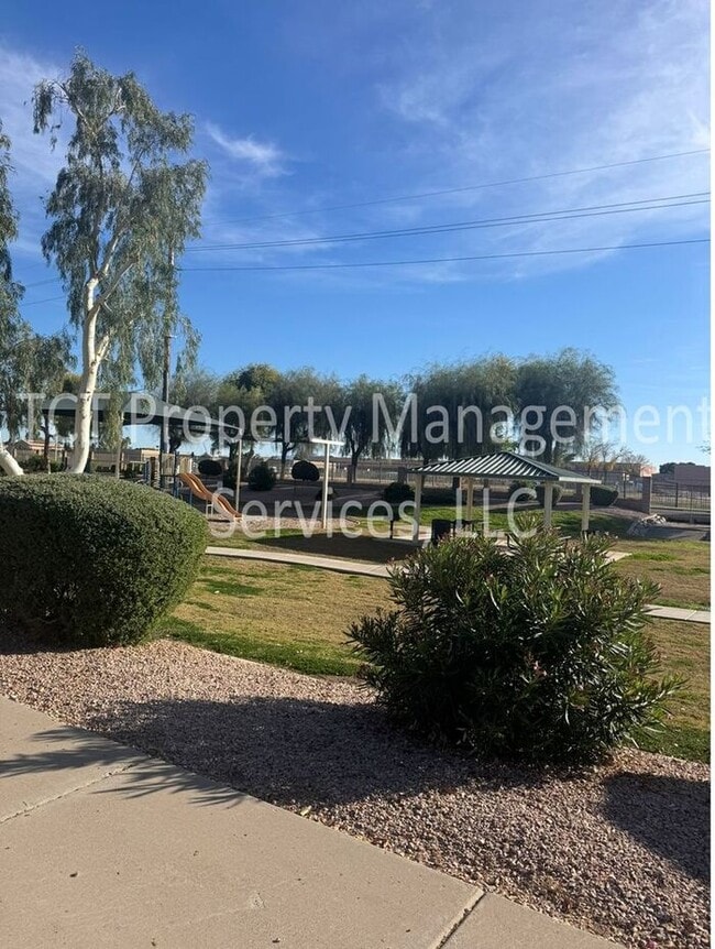 Building Photo - Tastefully Updated Home in Great Chandler Location