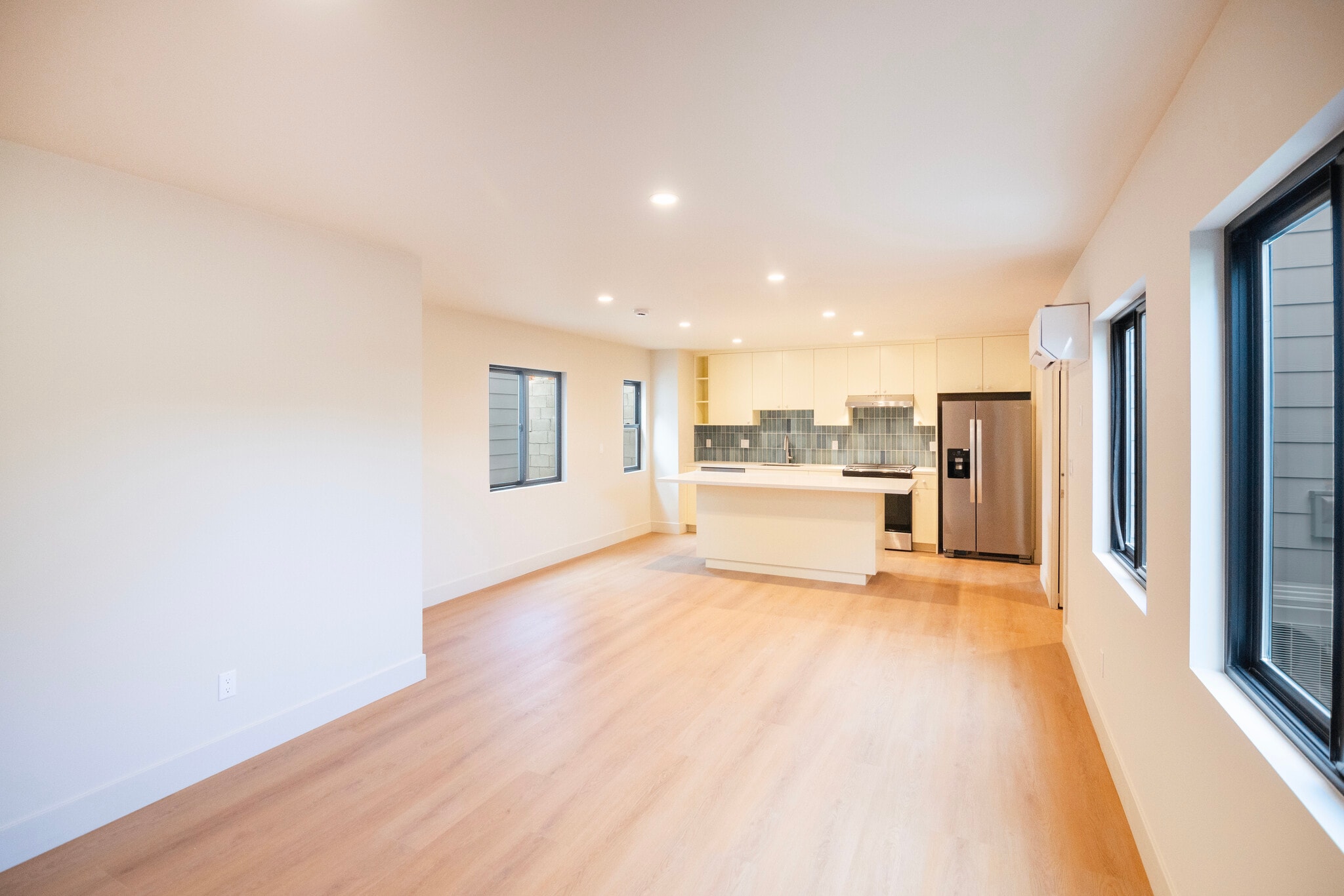 Building Photo - 4541 1/2 Melbourne Ave