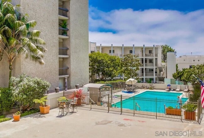 Building Photo - Ground level 2 bedroom, 2 bath in Bayfront...