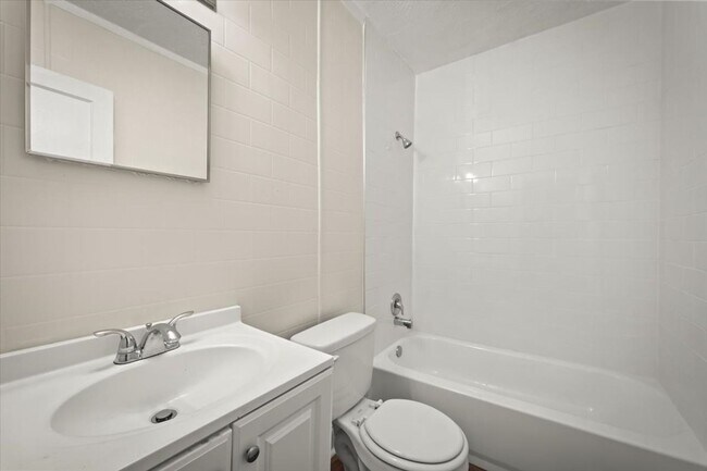 Building Photo - 1066 W 13th St