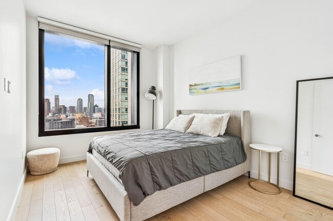 Building Photo - 45-30 Pearson St