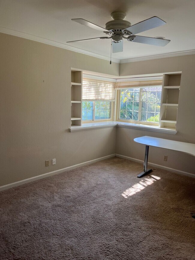 Building Photo - 4 Bedroom Home in Quiet West Davis Cul-de-sac