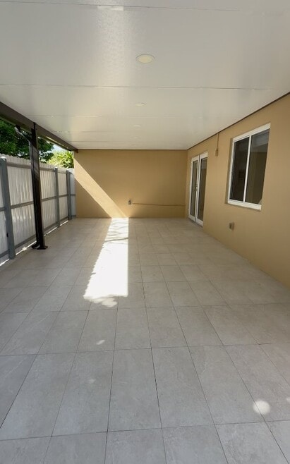 Building Photo - 2712 SW 118th Ct