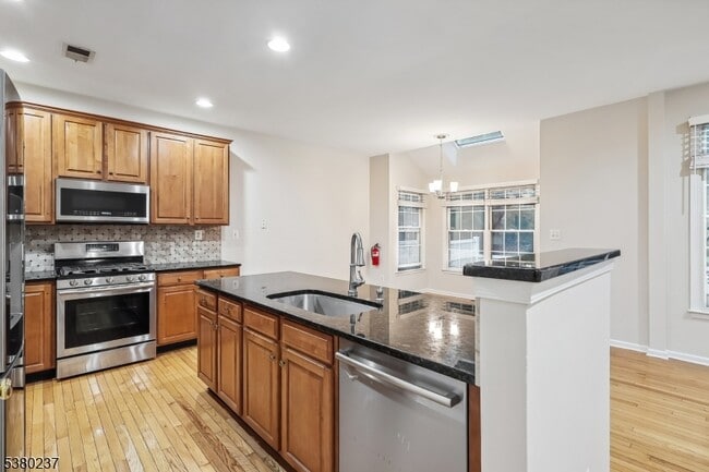 Building Photo - 91 Patriot Hill Dr