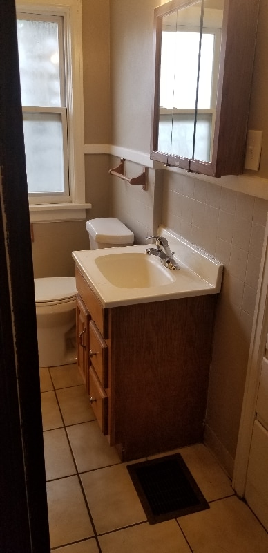 Building Photo - 25 Glencoe Ave