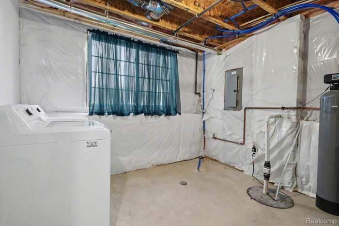 Building Photo - 529 Swan River Dr