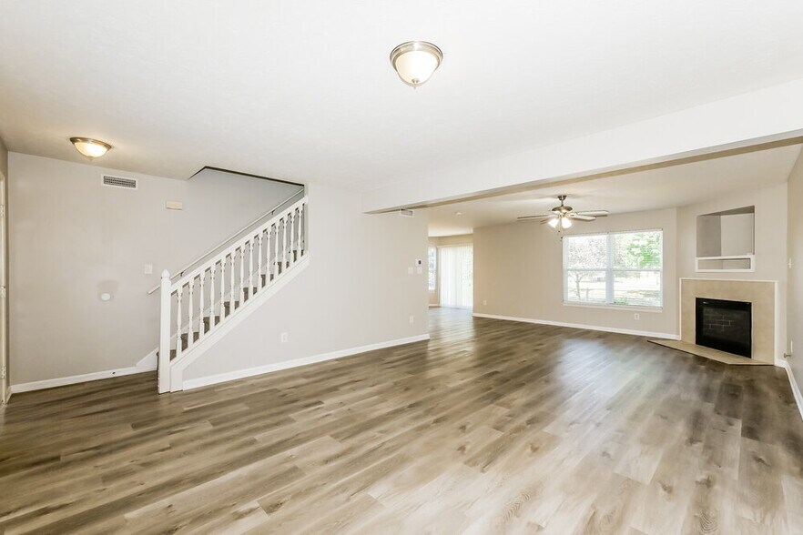 Building Photo - 12046 Royalwood Dr