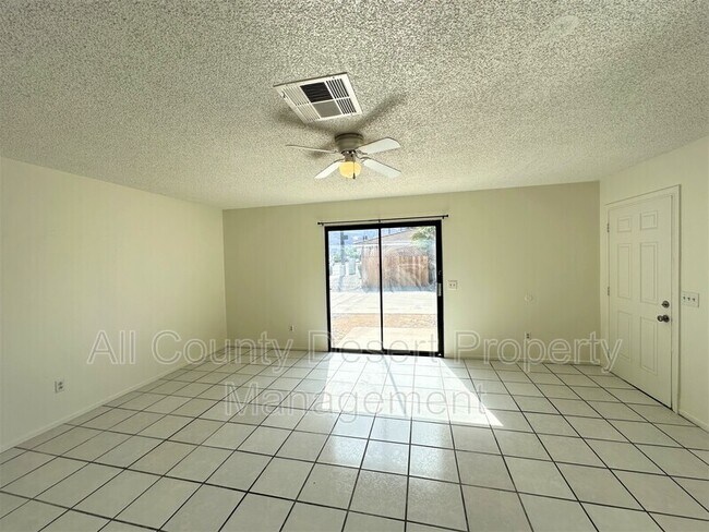 Building Photo - 33995 Via Echo