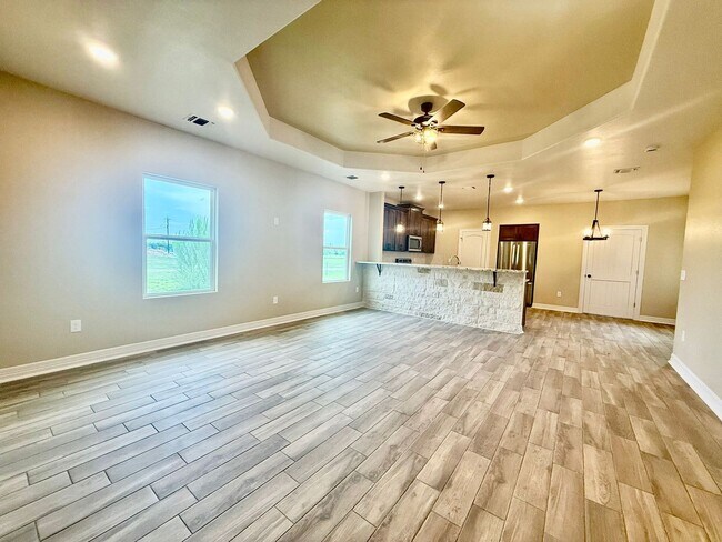 Building Photo - 1075 County Rd 678 E