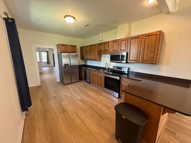 Building Photo - Downtown - Pensacola - 3 bedroom, 2 bathroom