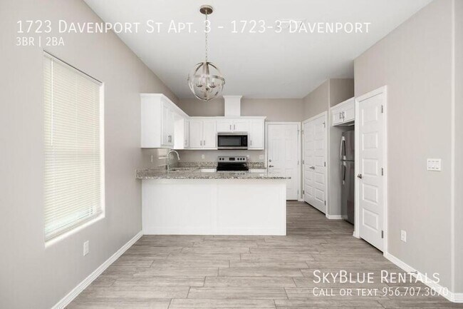 Building Photo - 1723 Davenport St