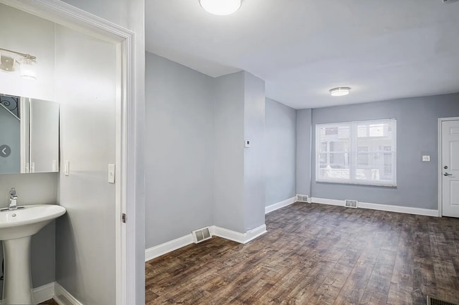 Building Photo - Renovated Grays Ferry Gem with Modern Charm