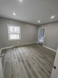 Building Photo - 28 Vine St