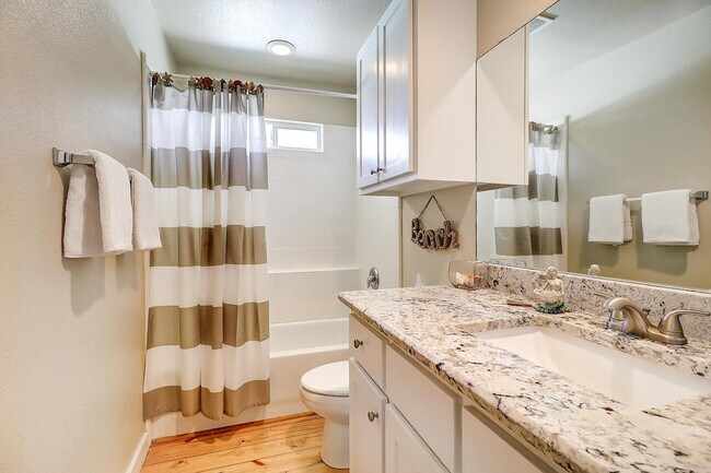 Building Photo - 2606 Eleventh Street-SI ID1023248P