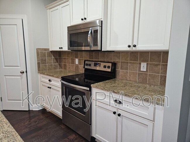 Building Photo - 905 Glenhaven Dr