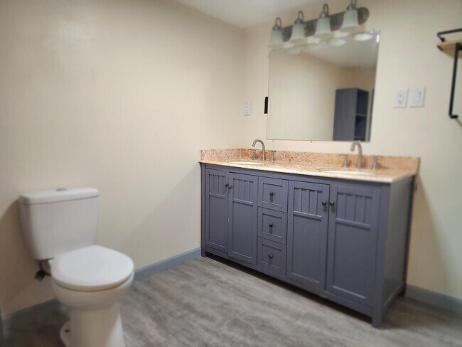 Building Photo - 69470 Midpark Dr