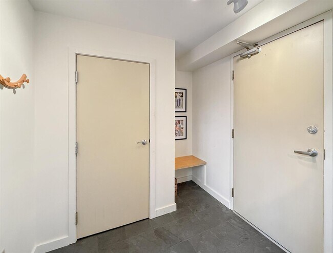 Building Photo - 15 Gile Dr