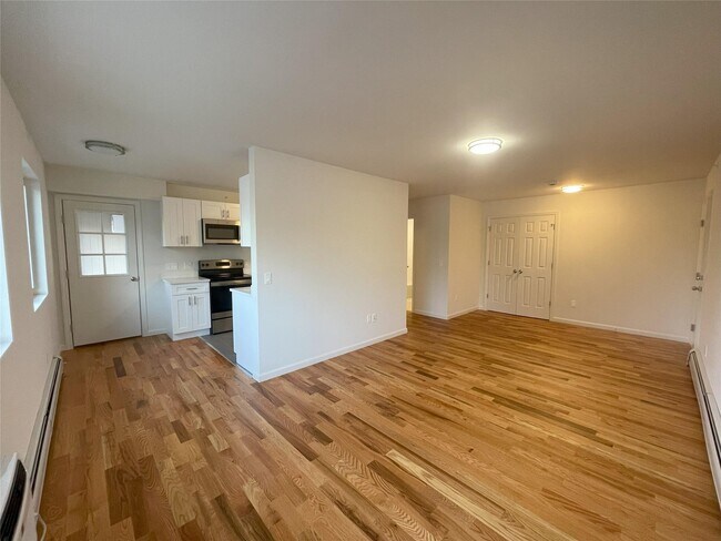 Building Photo - 3 Woods End Cir