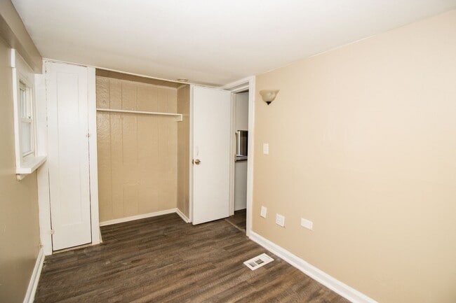 Building Photo - 3926 Woodbridge Ave