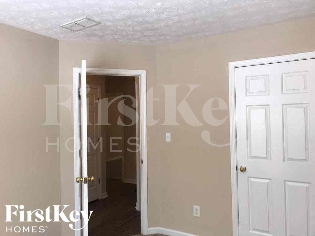 Building Photo - 4172 Evian Way
