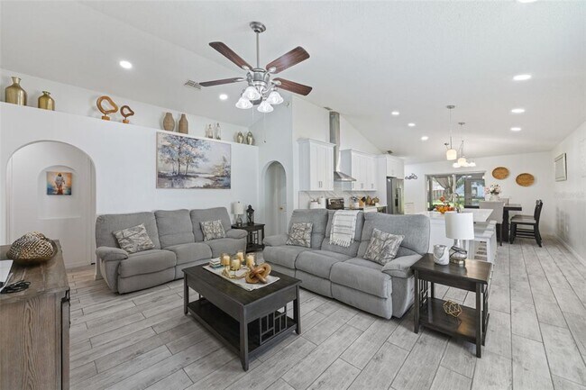 Building Photo - 1012 Brenton Leaf Dr