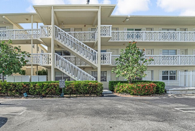 Primary Photo - 3915 S Flagler Dr