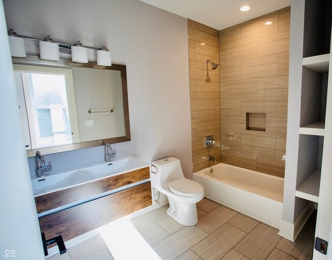 Building Photo - 734 Orange St