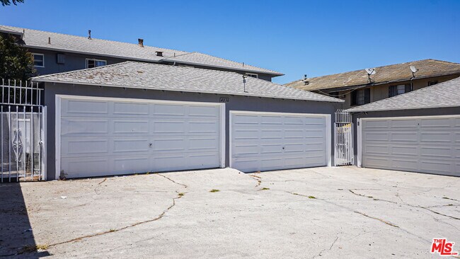 Building Photo - 4030 Abourne Rd