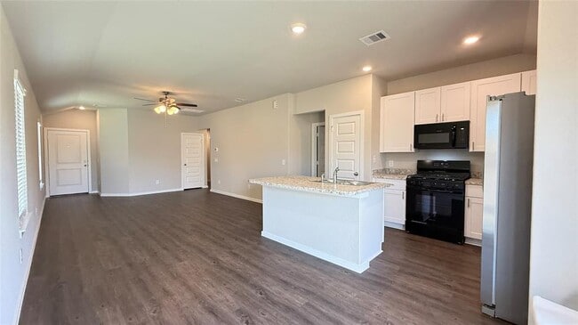 Building Photo - 21703 Meadow Ct