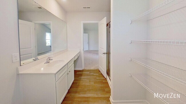 Building Photo - 4612 Hazelburn Dr