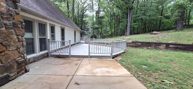 Building Photo - Beautifully renovated home in Rocky Woods ...