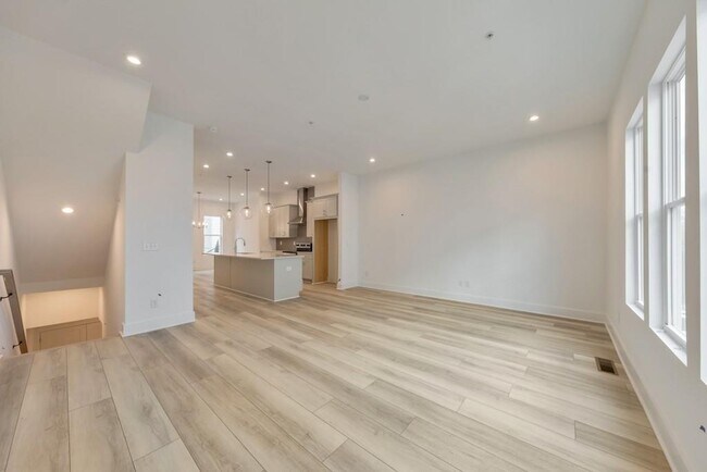 Building Photo - 517 Motivation Cir NW