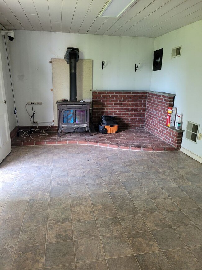Building Photo - 131 Pinetown Rd