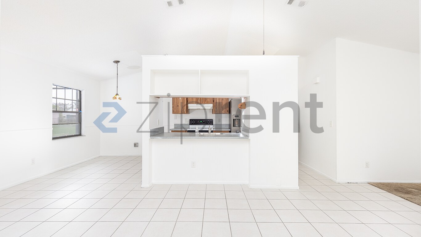 Building Photo - Unit