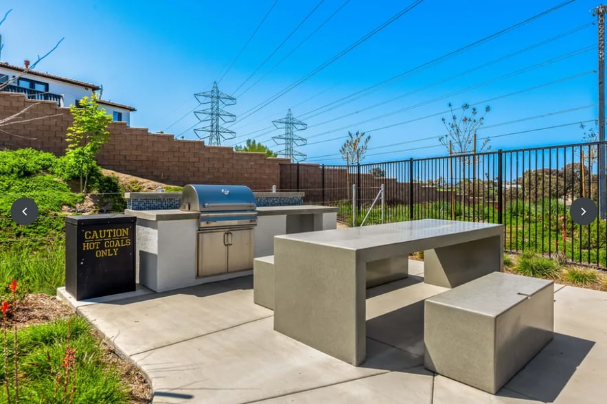 Building Photo - 2524 Chamomile Ln