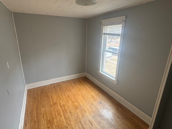 Building Photo - 420 Grand Ave