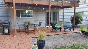 Building Photo - 434 S 199th St