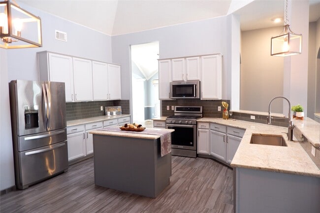 Building Photo - 2614 Parkbriar Ln