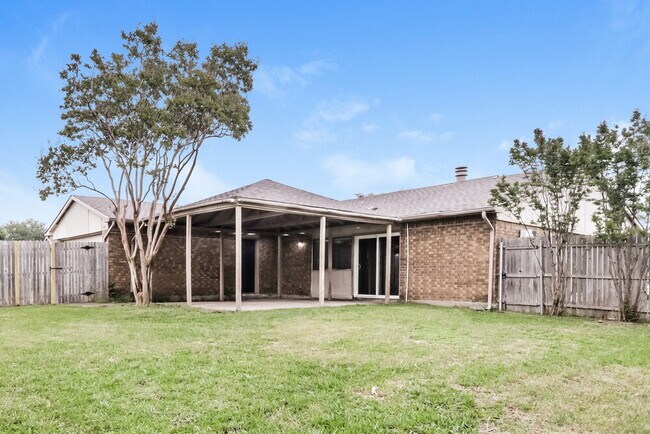 Building Photo - 3809 Hunters Trail