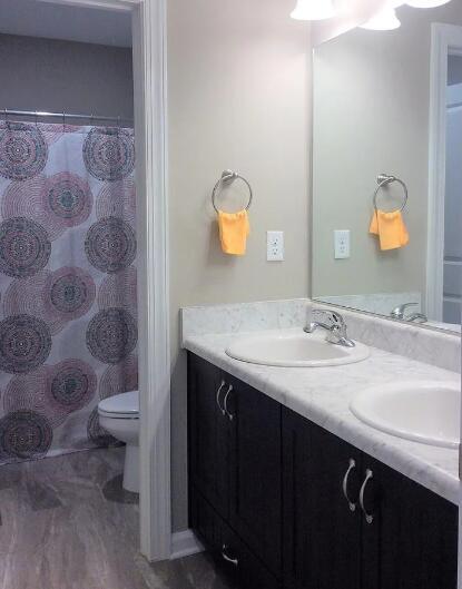 Building Photo - 5121 Heathbrook Dr