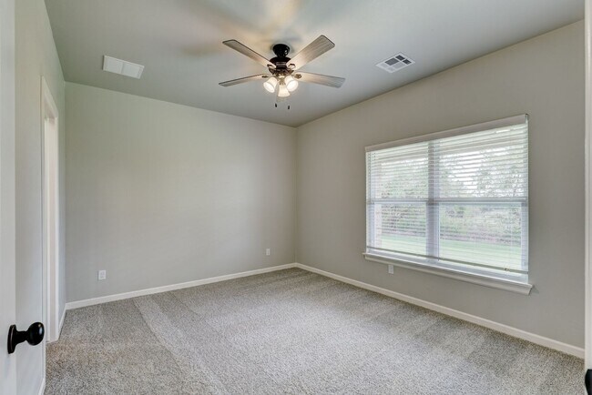 Building Photo - 618 Juniper St