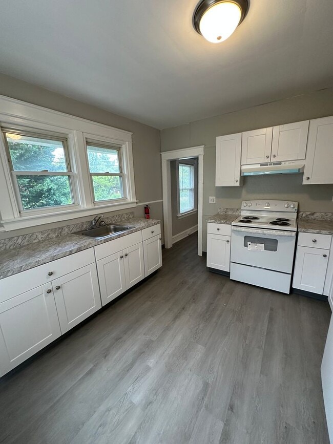 Building Photo - 3 Bed, 2 bath single in Upper Darby