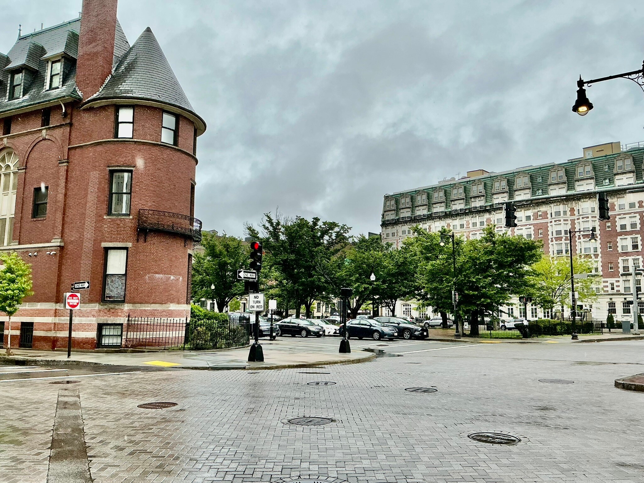 Building Photo - 636 Beacon St