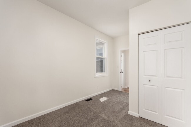 Building Photo - 865 Old Leonard Ave