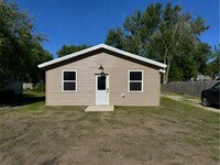 Building Photo - 530 Quade Dr